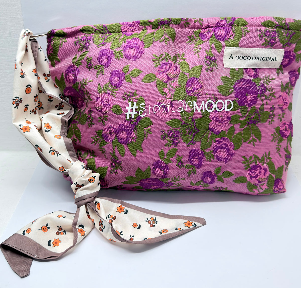 Le #similarMOOD "anche meno" fiori fucsia
