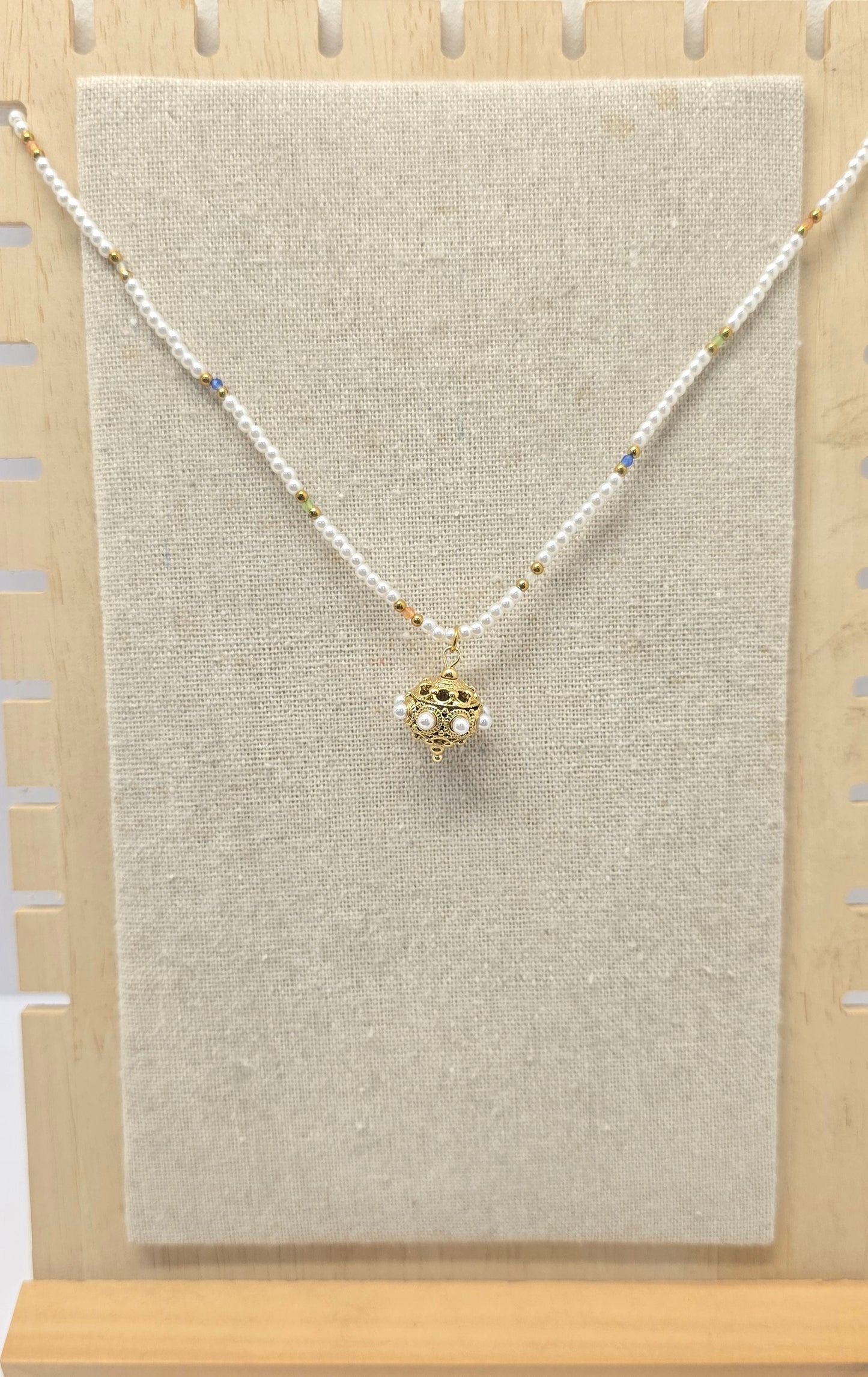 Girocollo perle e charm