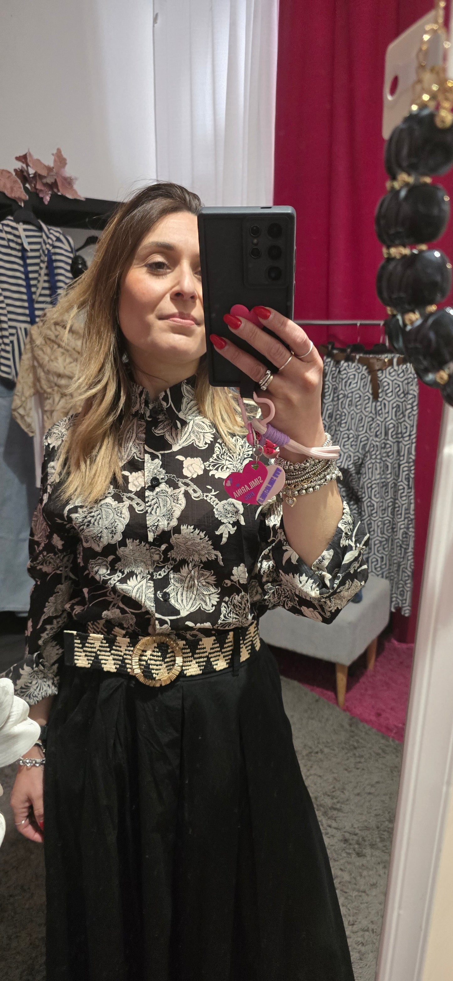 Camicia fiorata nera