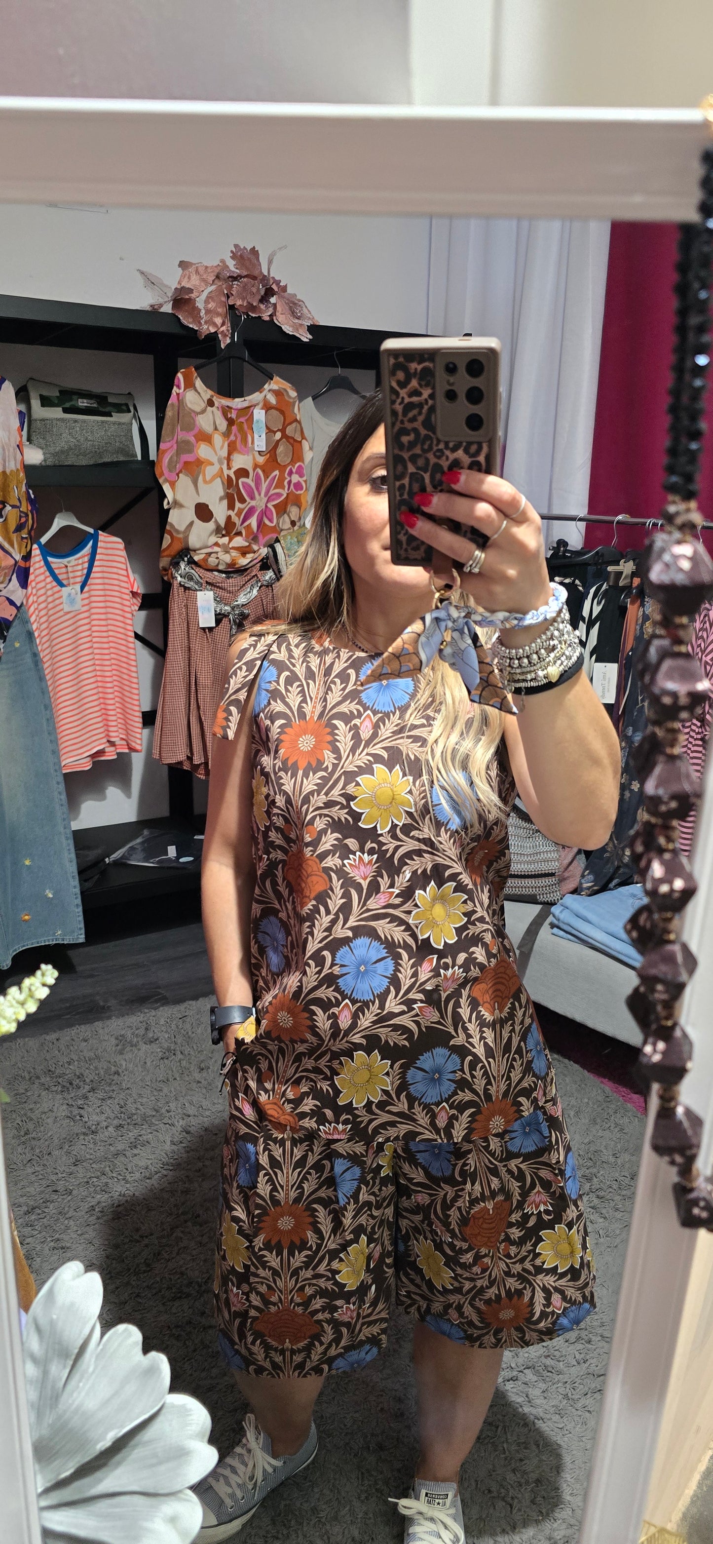 Blusa fantasia fiorata moro
