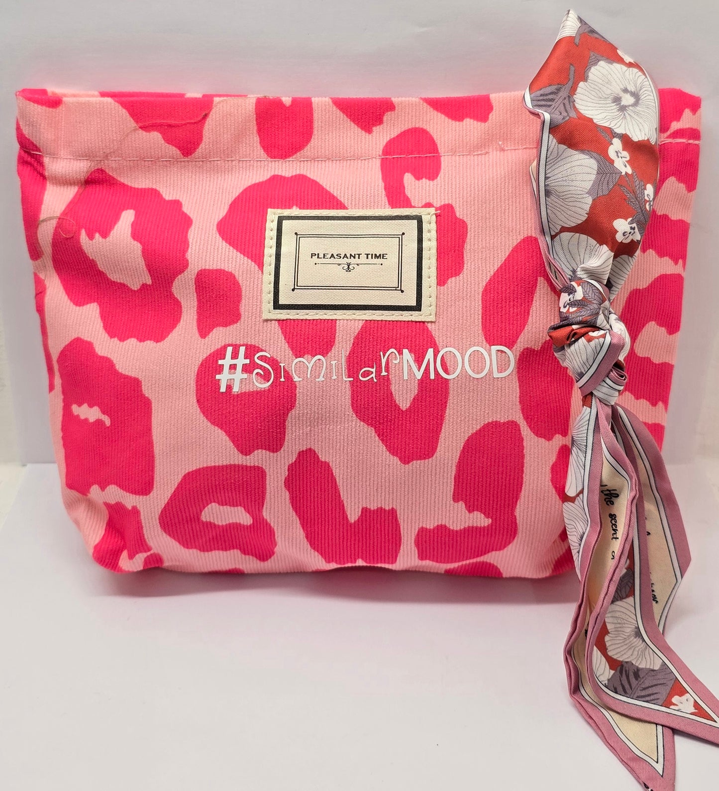 Le #similarMOOD " che fastidio" animal fucsia