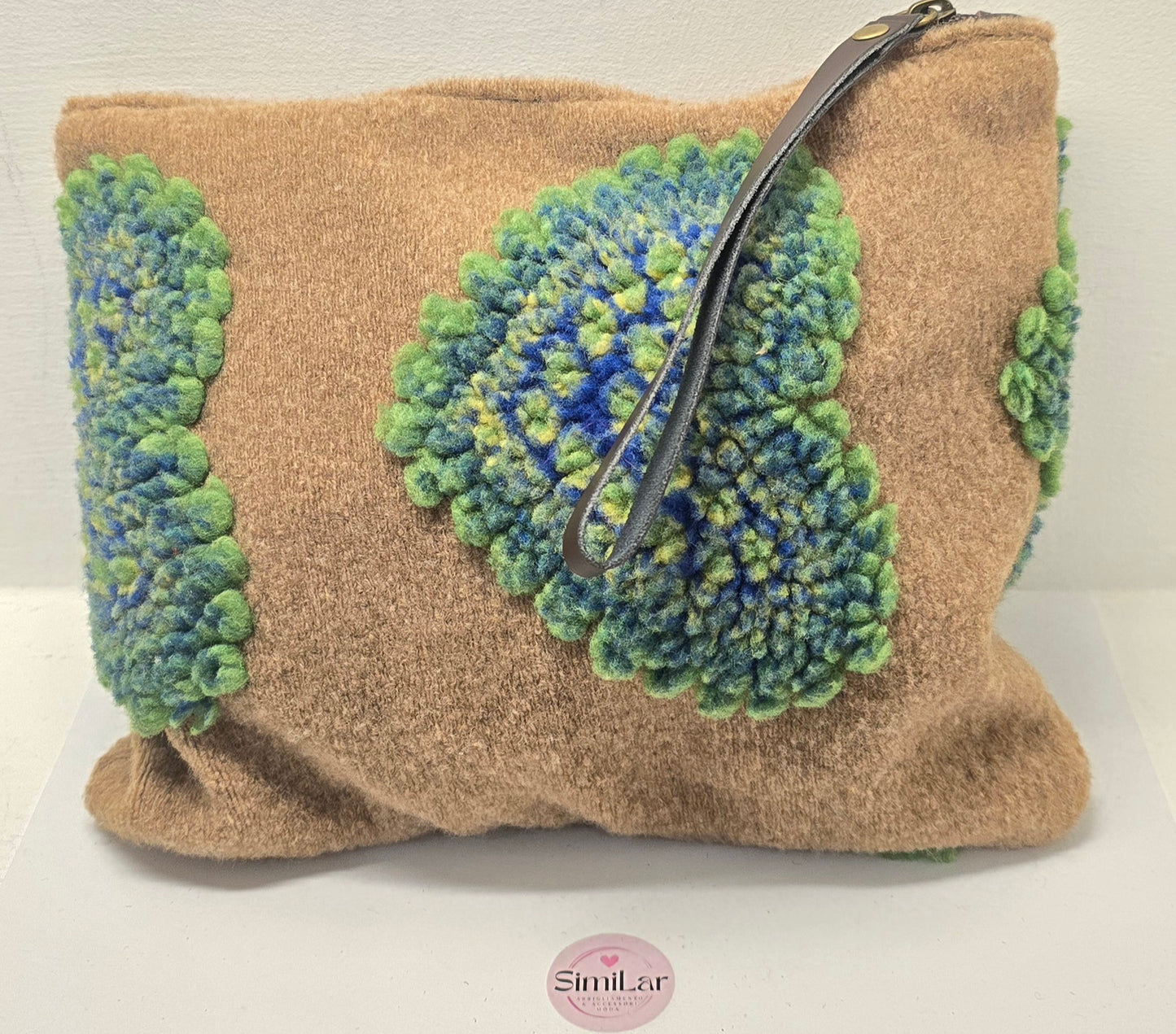 La Fuffy pochette cuori verde