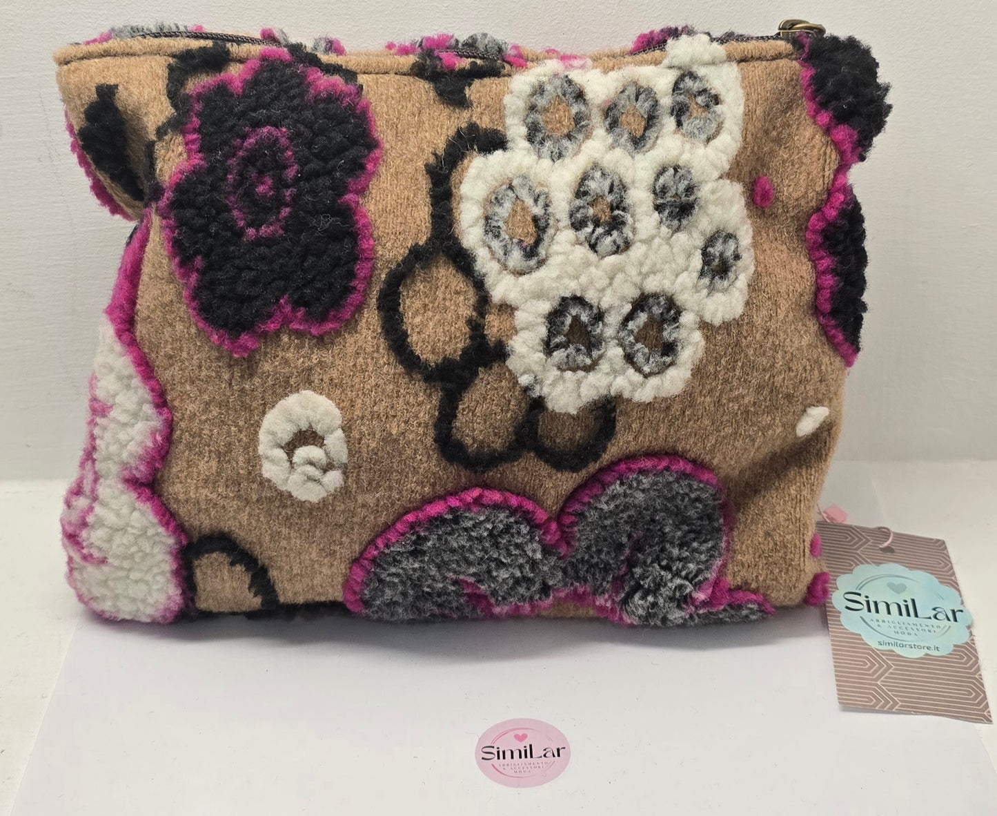 La fuffy pochette fiori fucsia