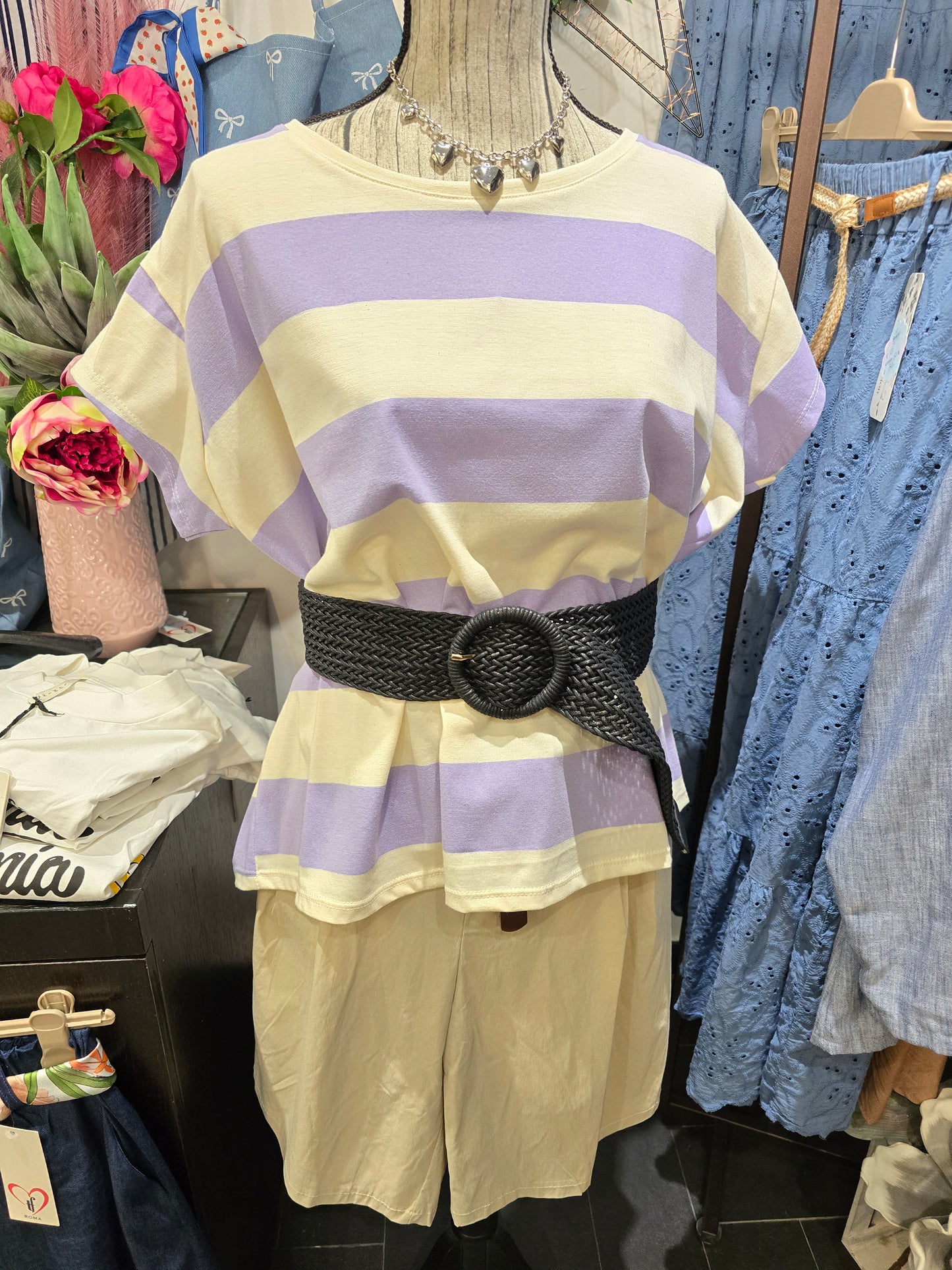 T shirt over malva