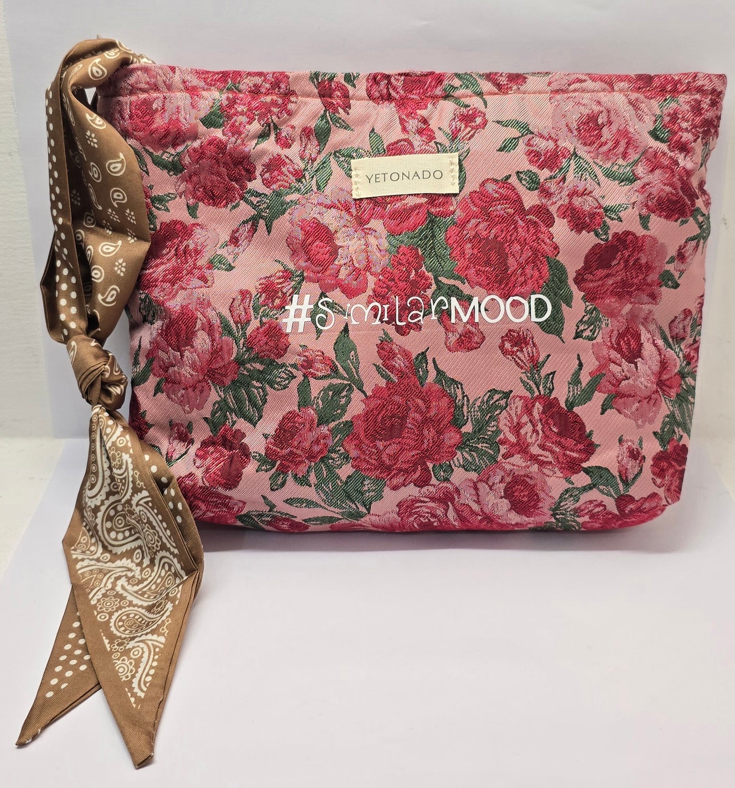 Le #similarMOOD " sorridi" fiori bordeaux