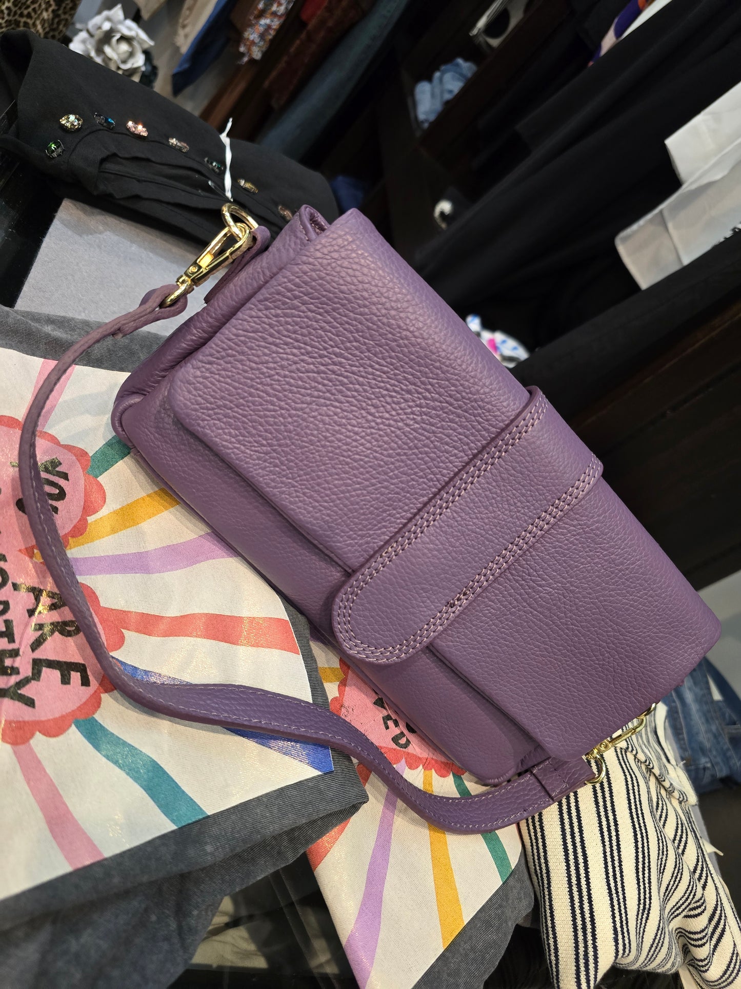 Borsa pelle Deinara viola