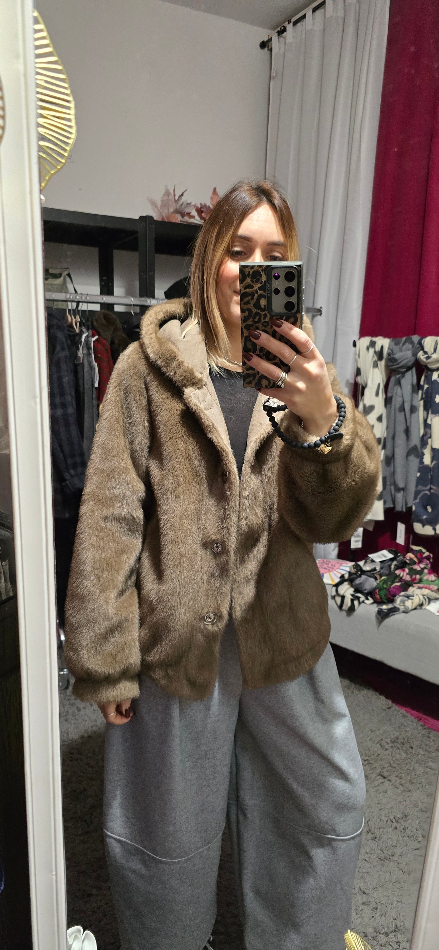 Pellicciotto eco fango con cappuccio