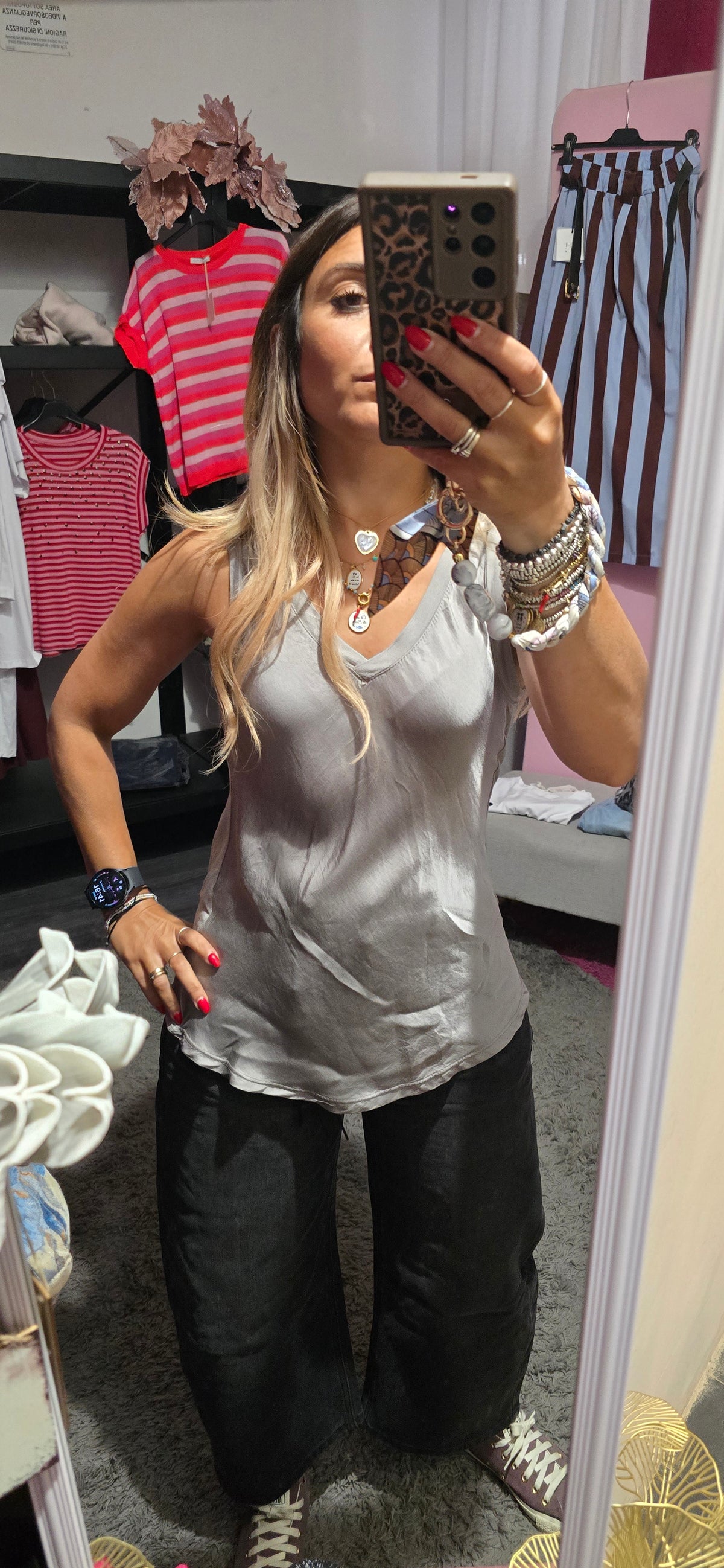 Top raso grigio perla