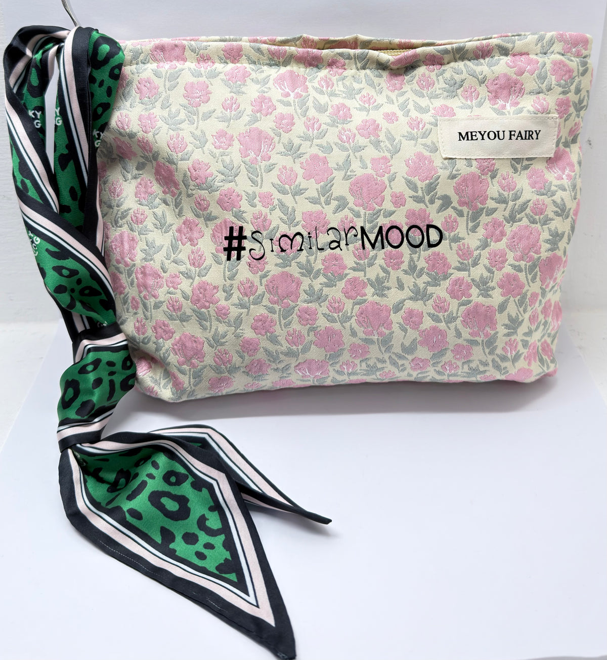 Le #similarMOOD " prosecco" fiorellini rosa