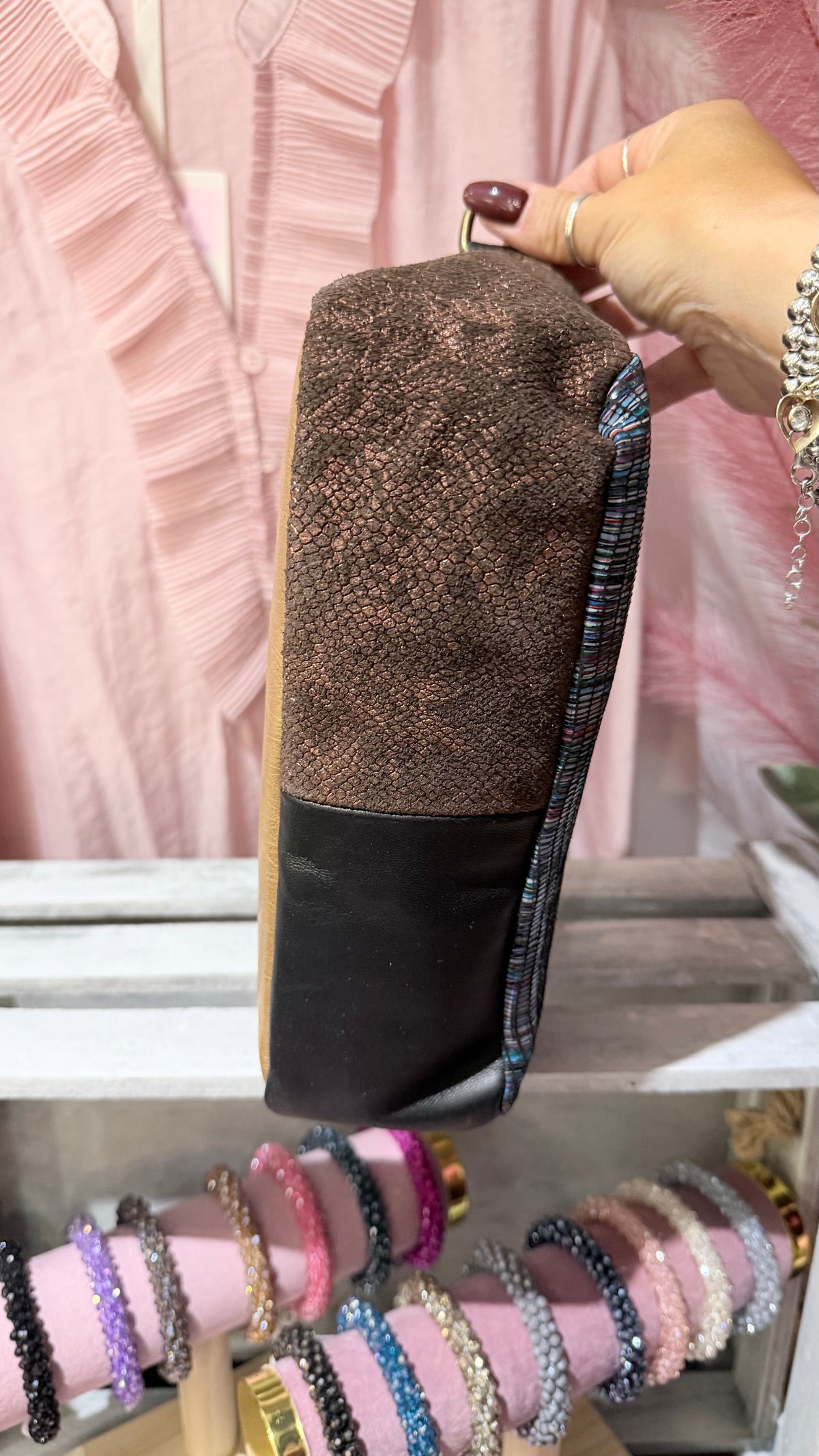Clutch in pelle con tracolla @1