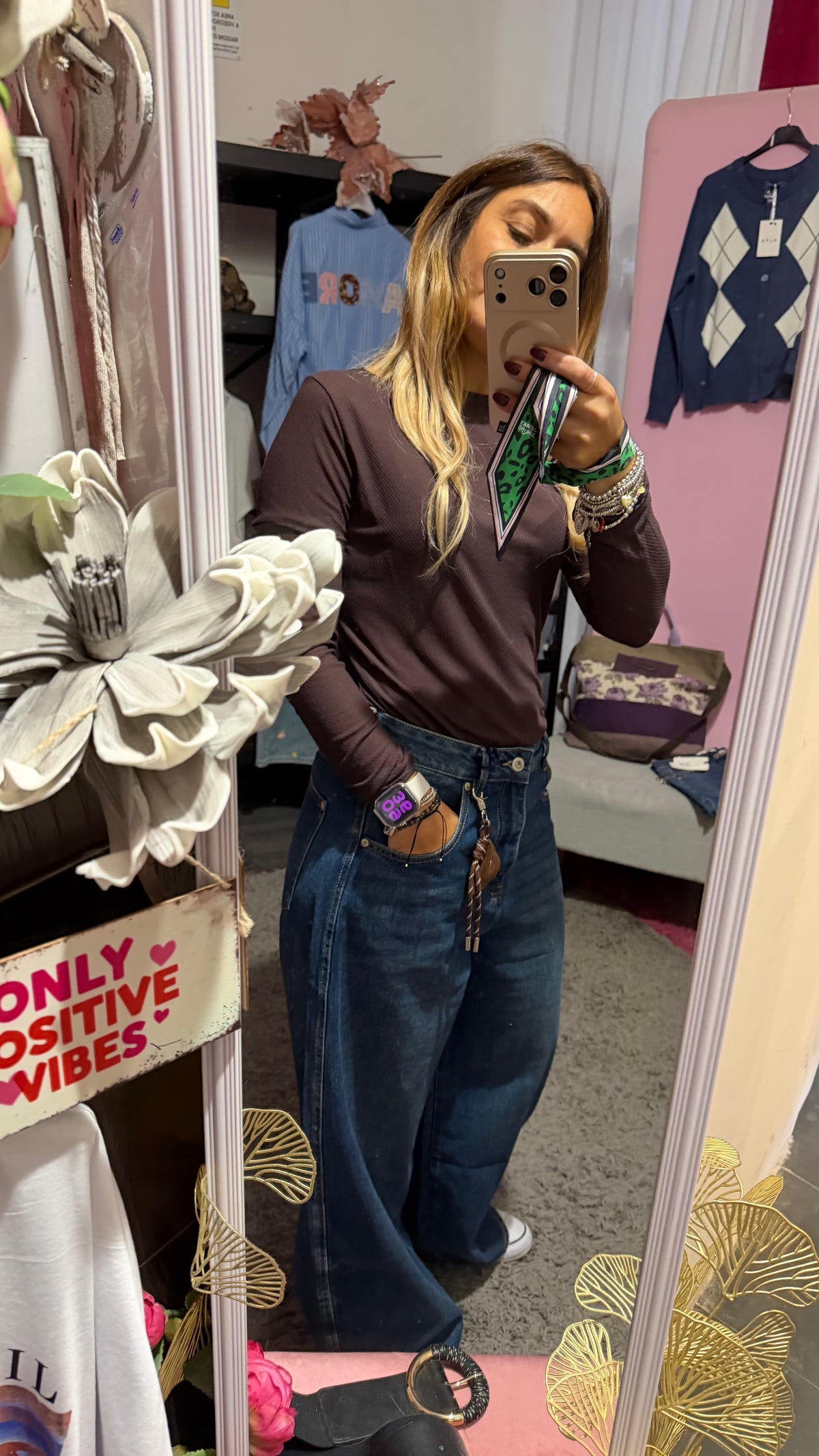 Jeans palazzo con portachiavi