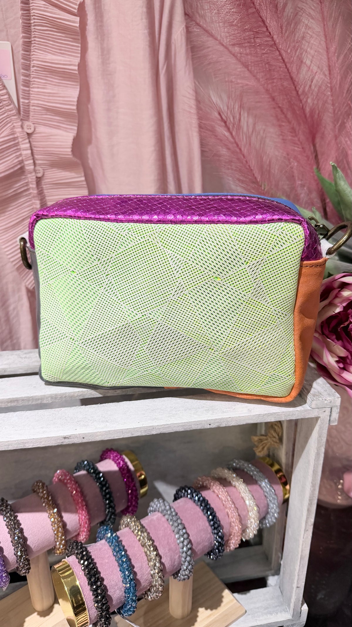 Clutch in pelle con tracolla @2
