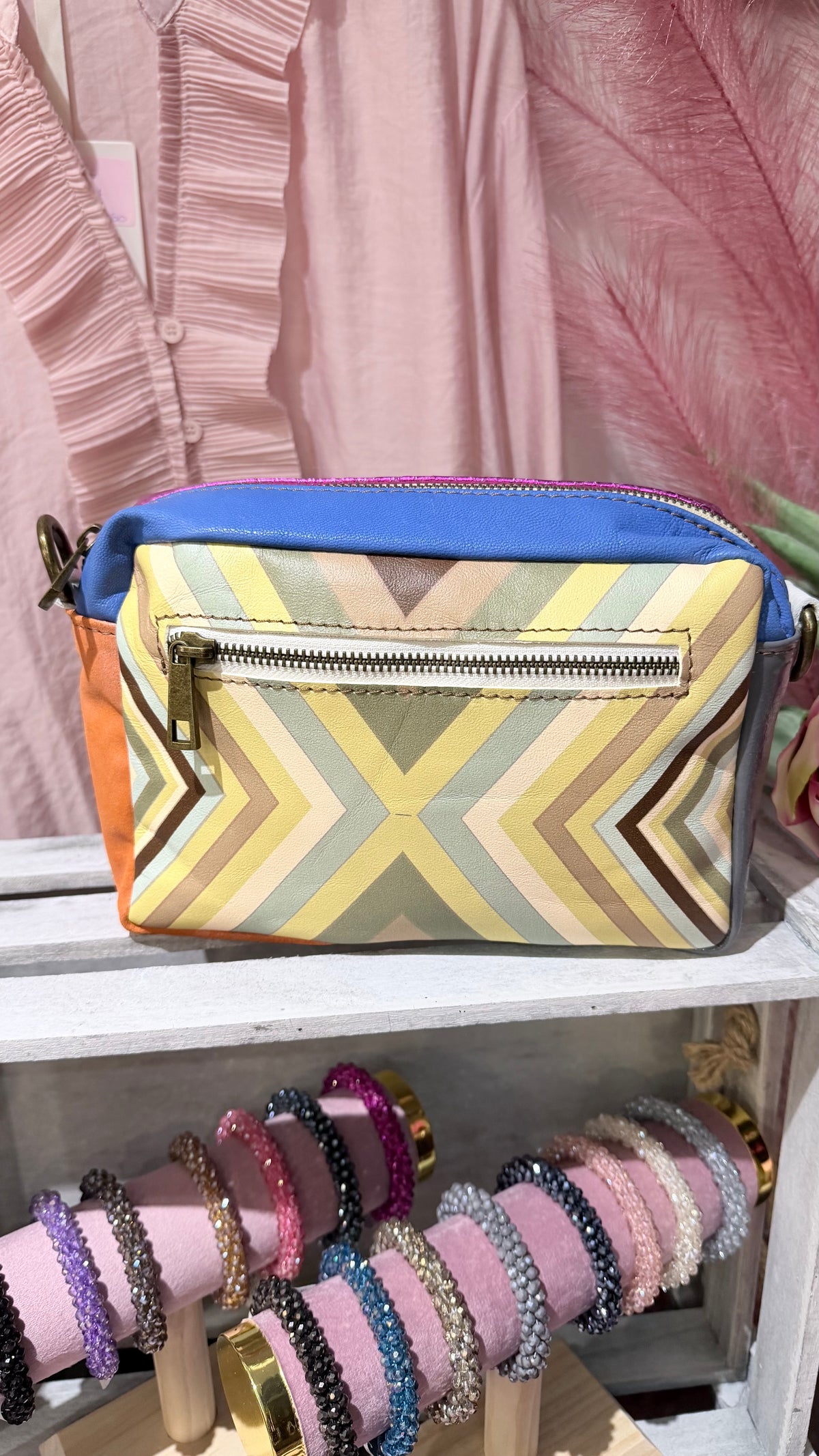 Clutch in pelle con tracolla @2