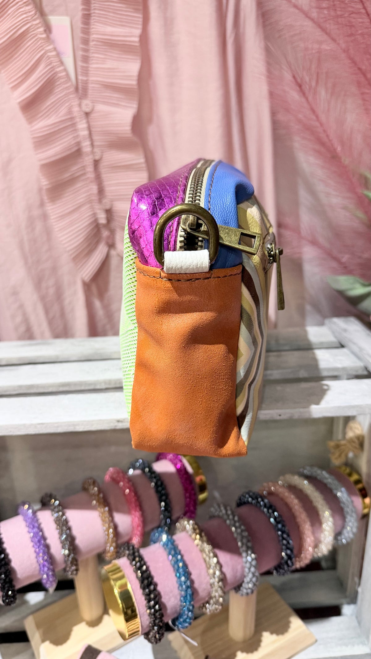 Clutch in pelle con tracolla @2