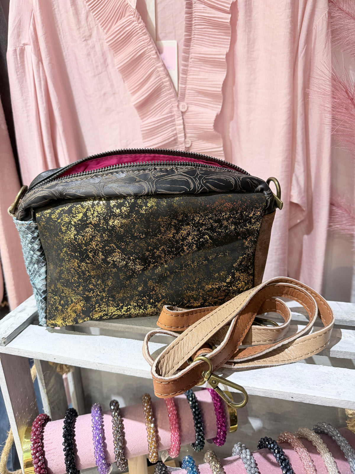 Clutch in pelle con tracolla @4