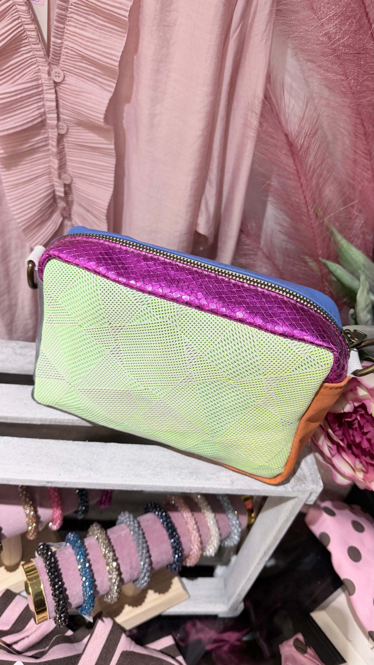 Clutch in pelle con tracolla @2