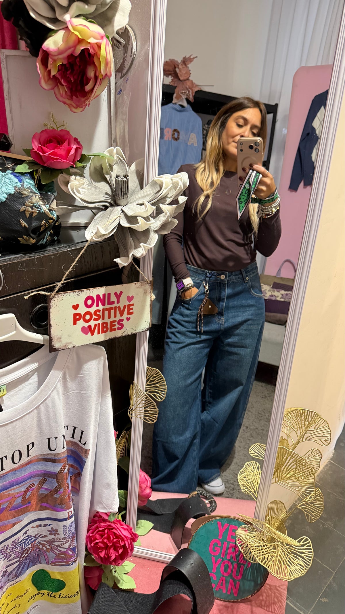 Jeans palazzo con portachiavi