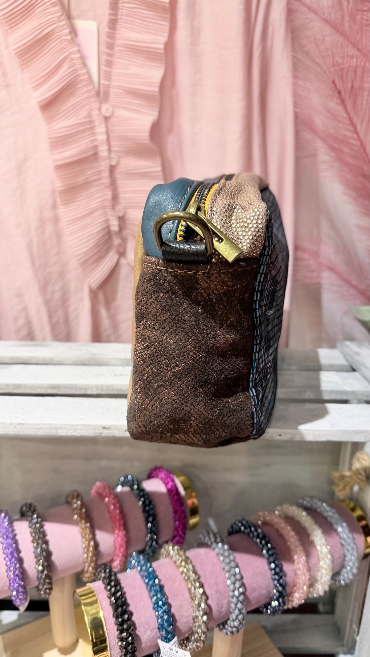 Clutch in pelle con tracolla @1
