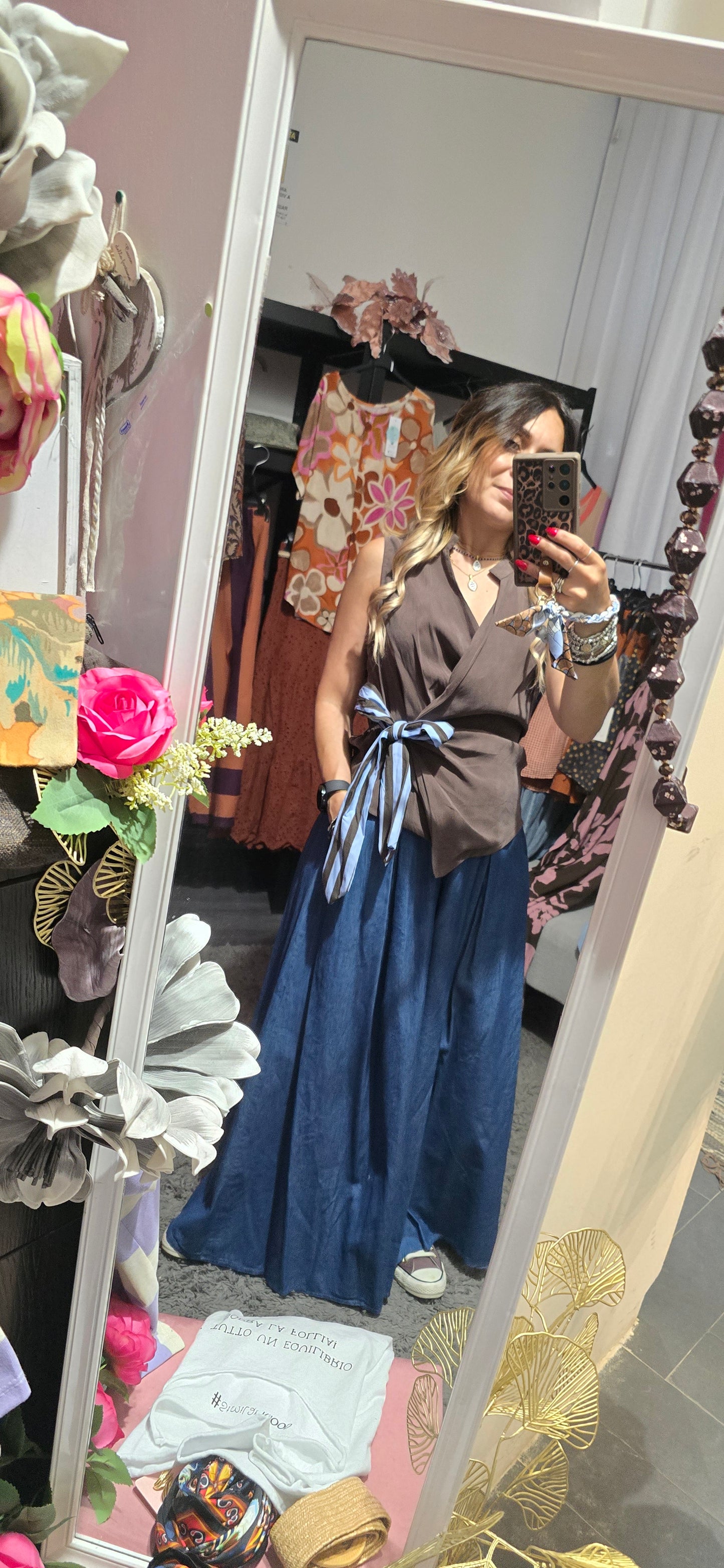 Blusa a portafoglio con fiocco moro
