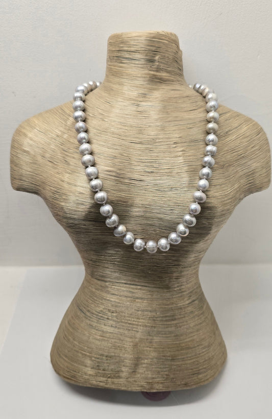 Girocollo perle di fiume grigio