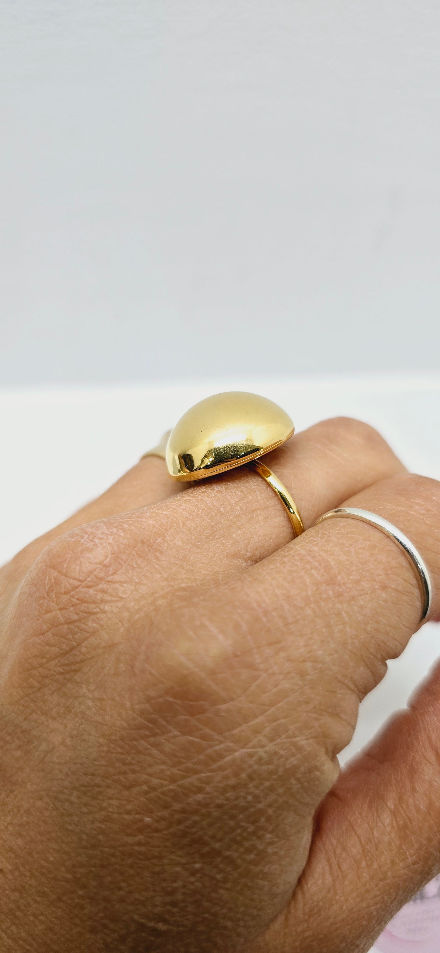 Anello sfera oro