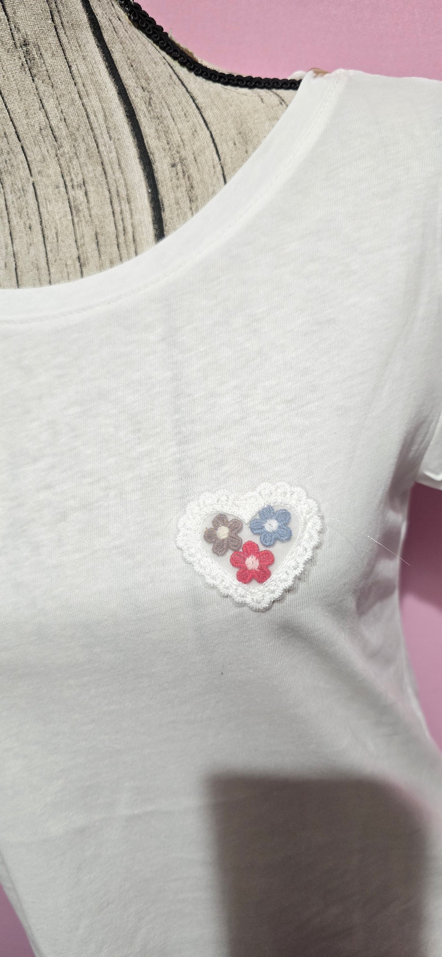 t shirt ricamo cuore