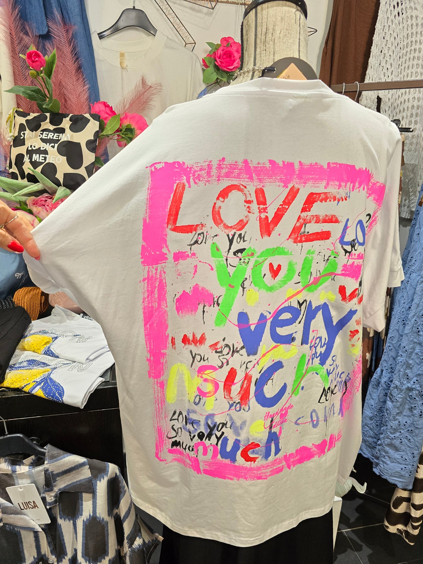 Tshirt street art