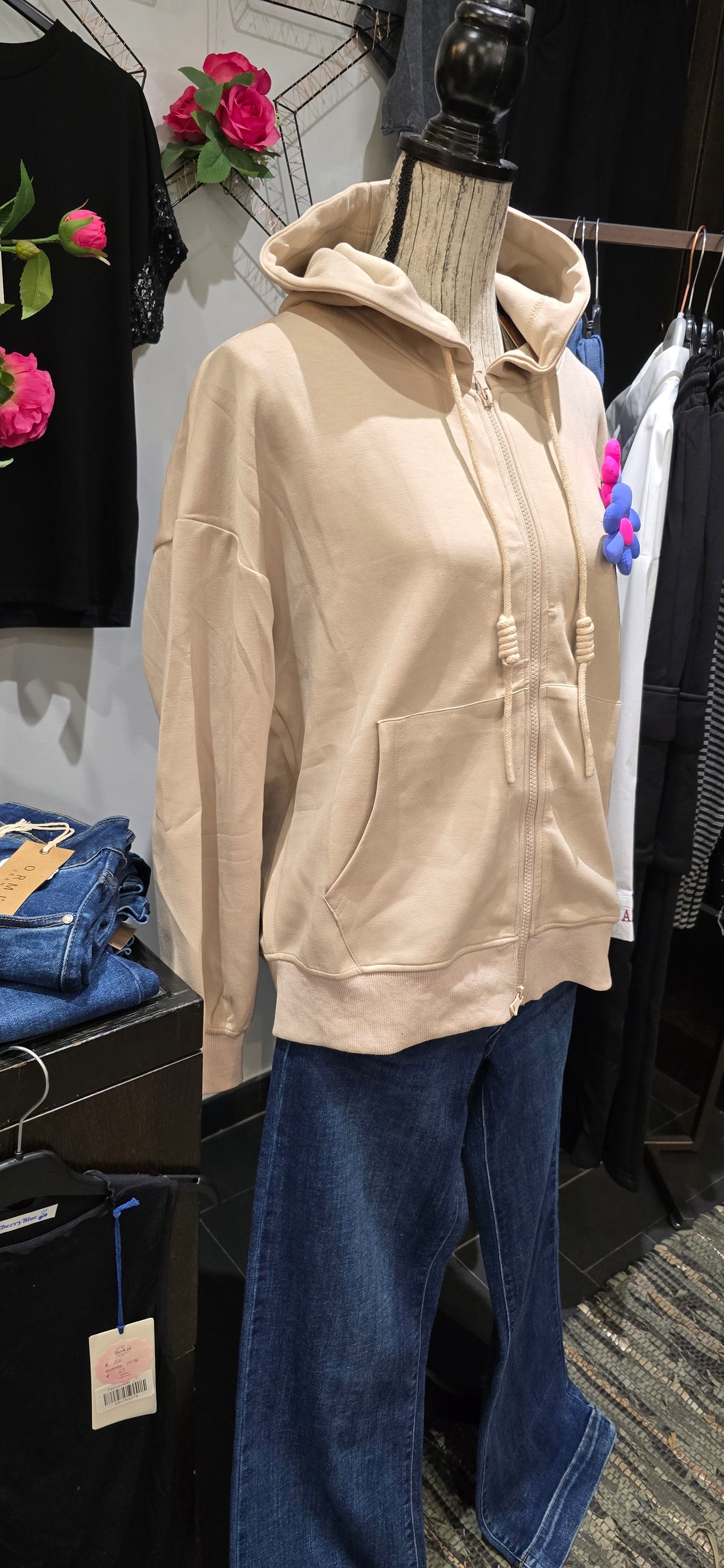 Felpa zip crema con fiori 💐