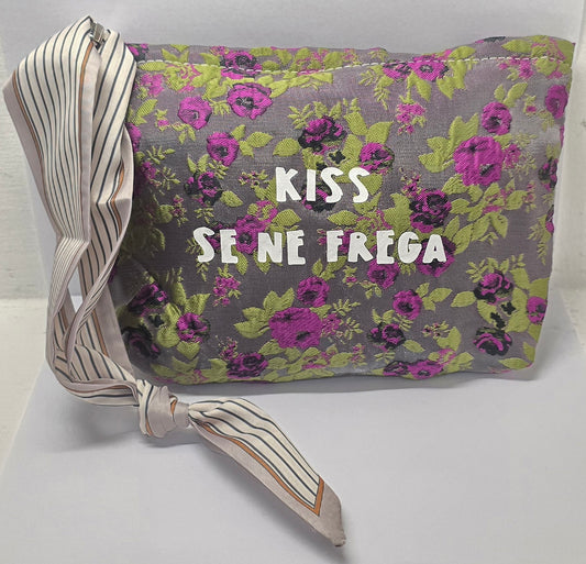 Le #similarMOOD"kiss se ne frega "fiori viola