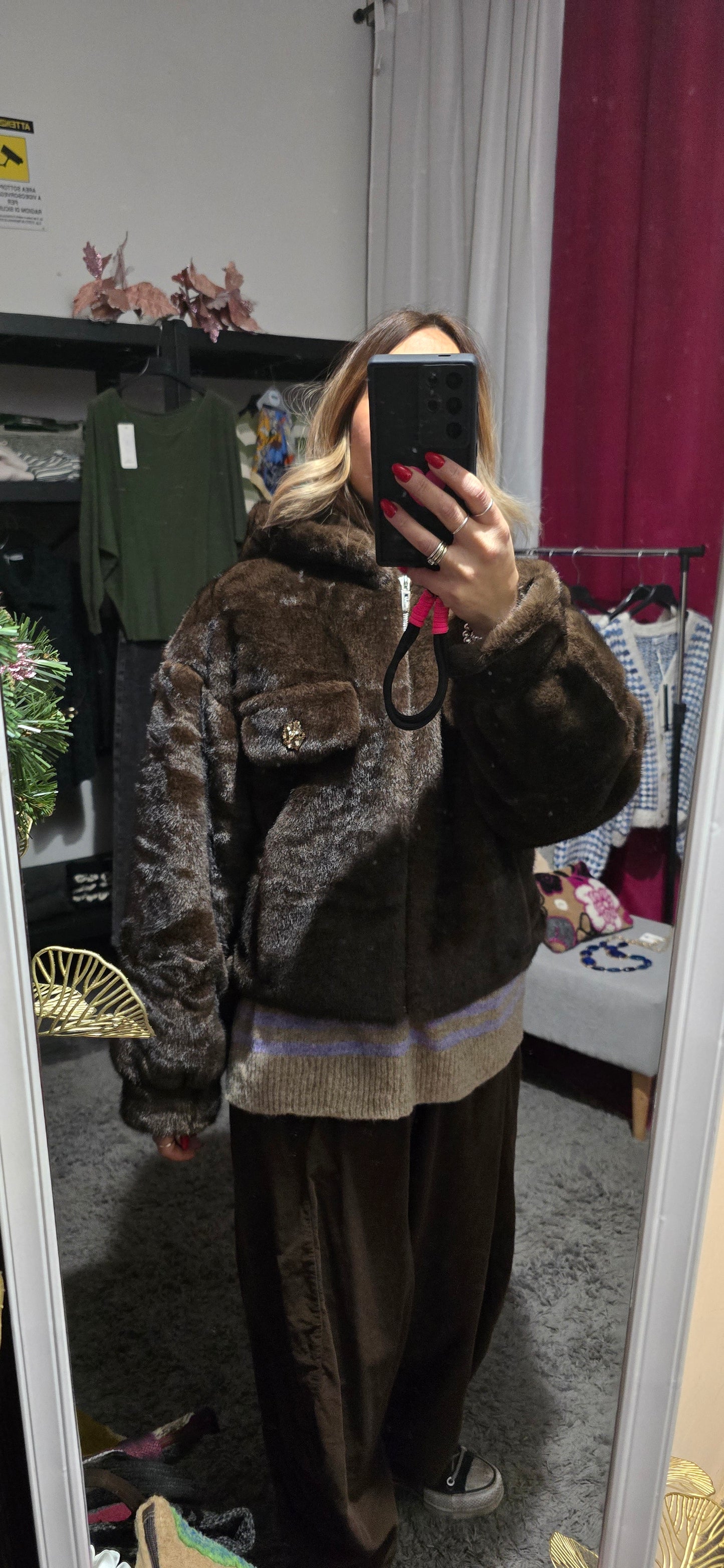 Pellicciotto eco moro con cappuccio