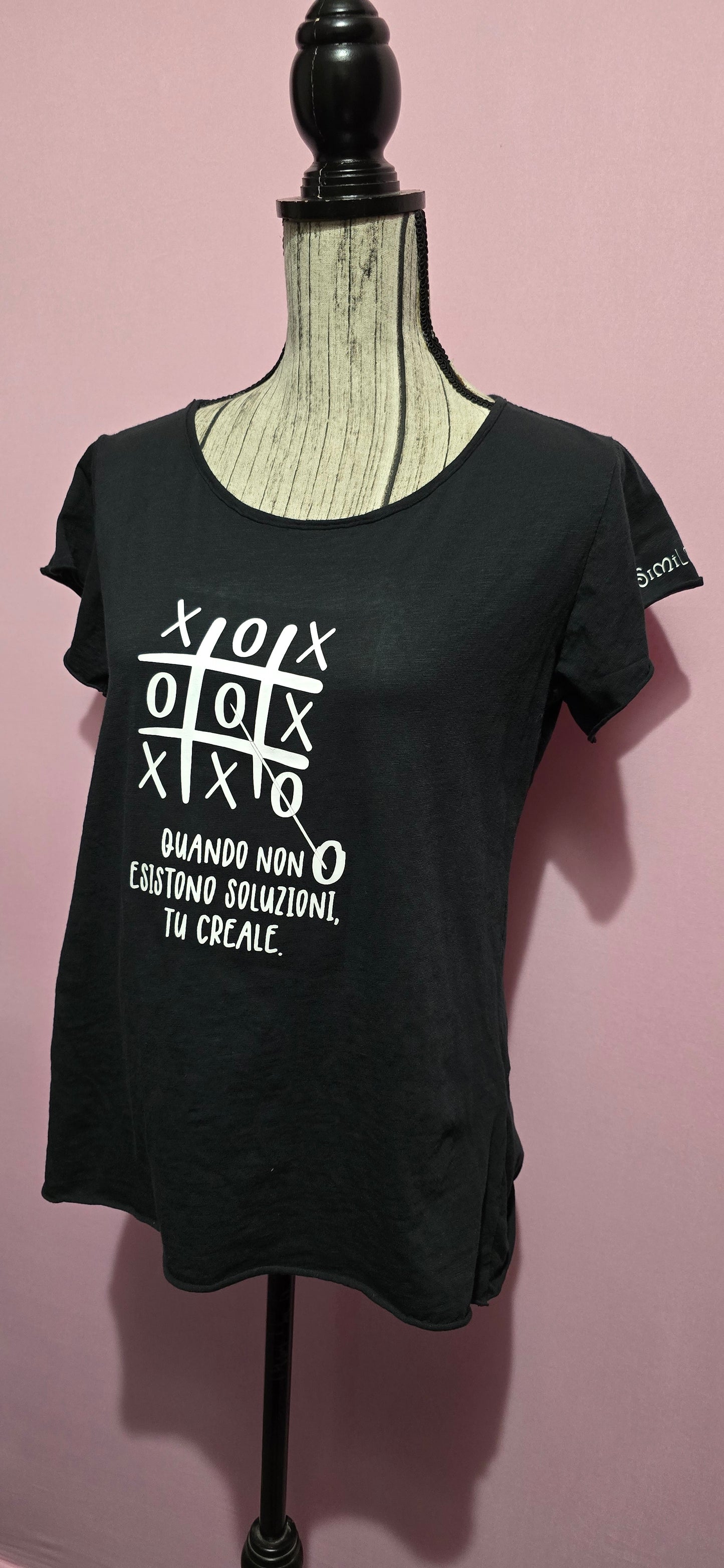 Le #similarMOOD  t shirt " soluzioni " nera
