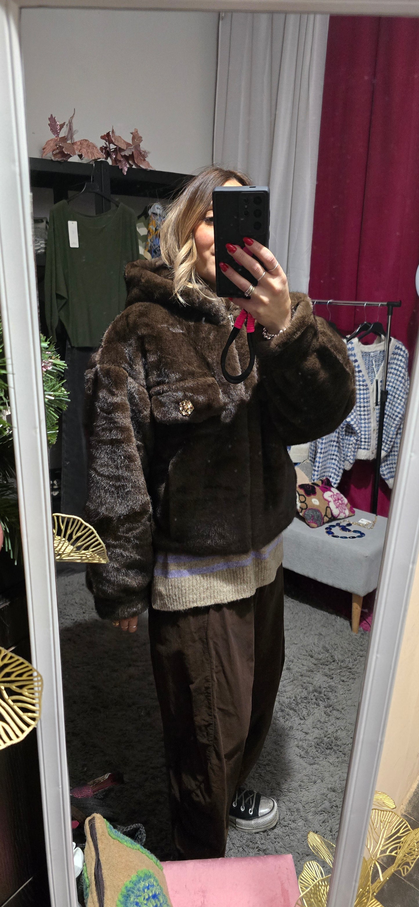 Pellicciotto eco moro con cappuccio