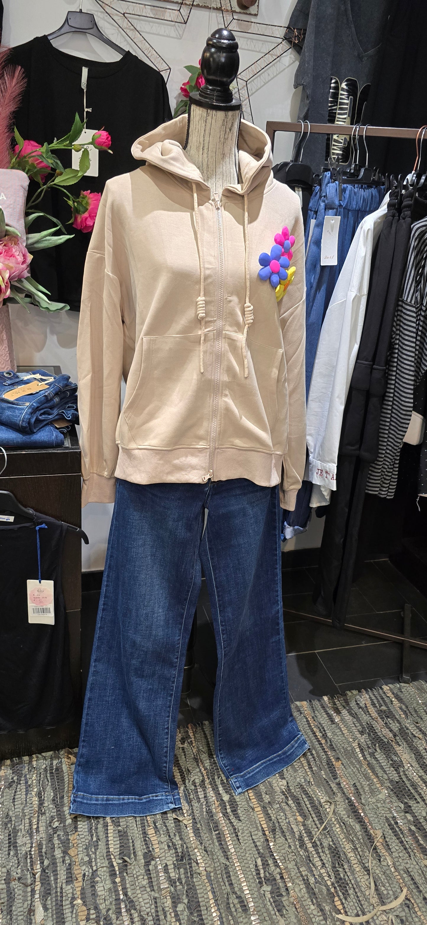 Felpa zip crema con fiori 💐