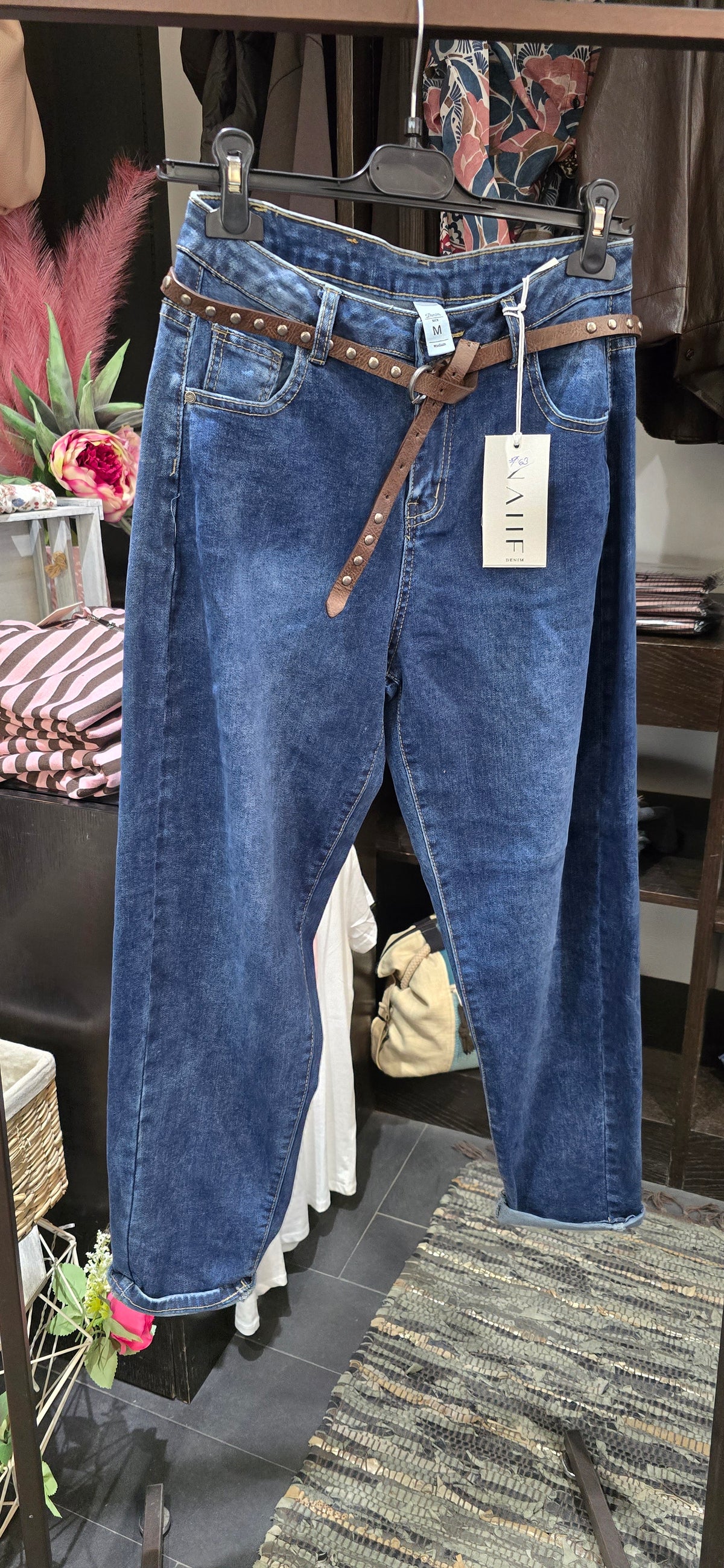 Jeans regular con cinturino ecopelle