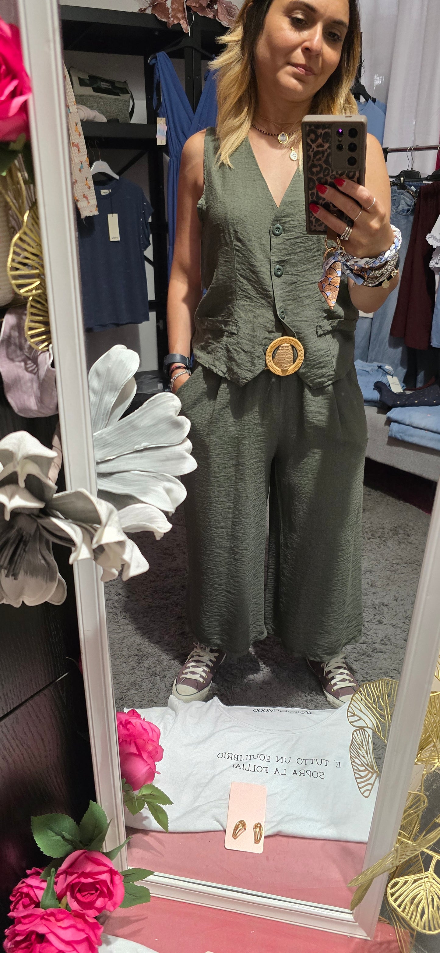 Pantalone viscosa con continua verde