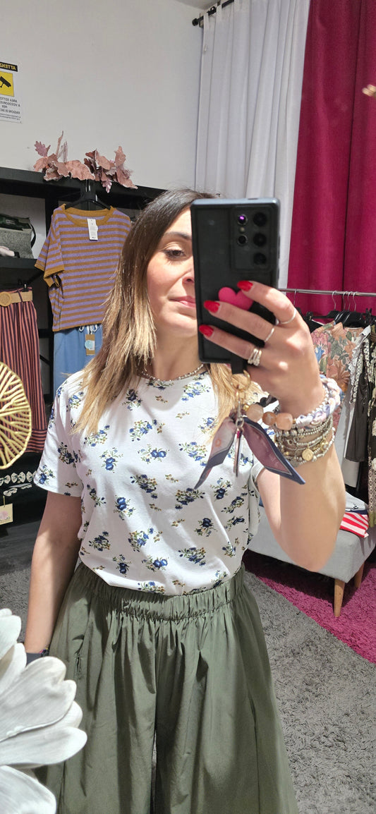 T shirt fiorellini blu