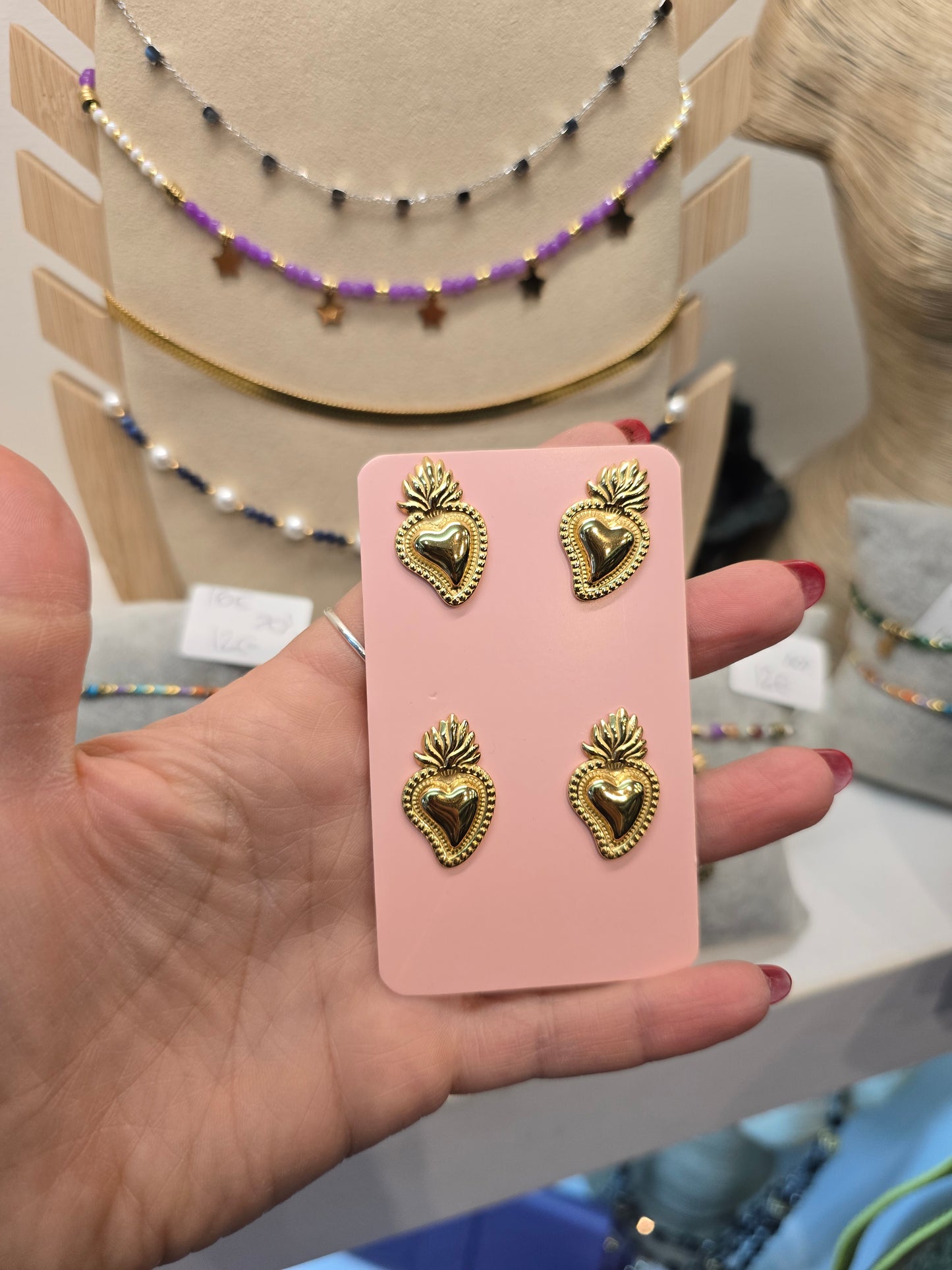 Orecchino cuore sacro oro