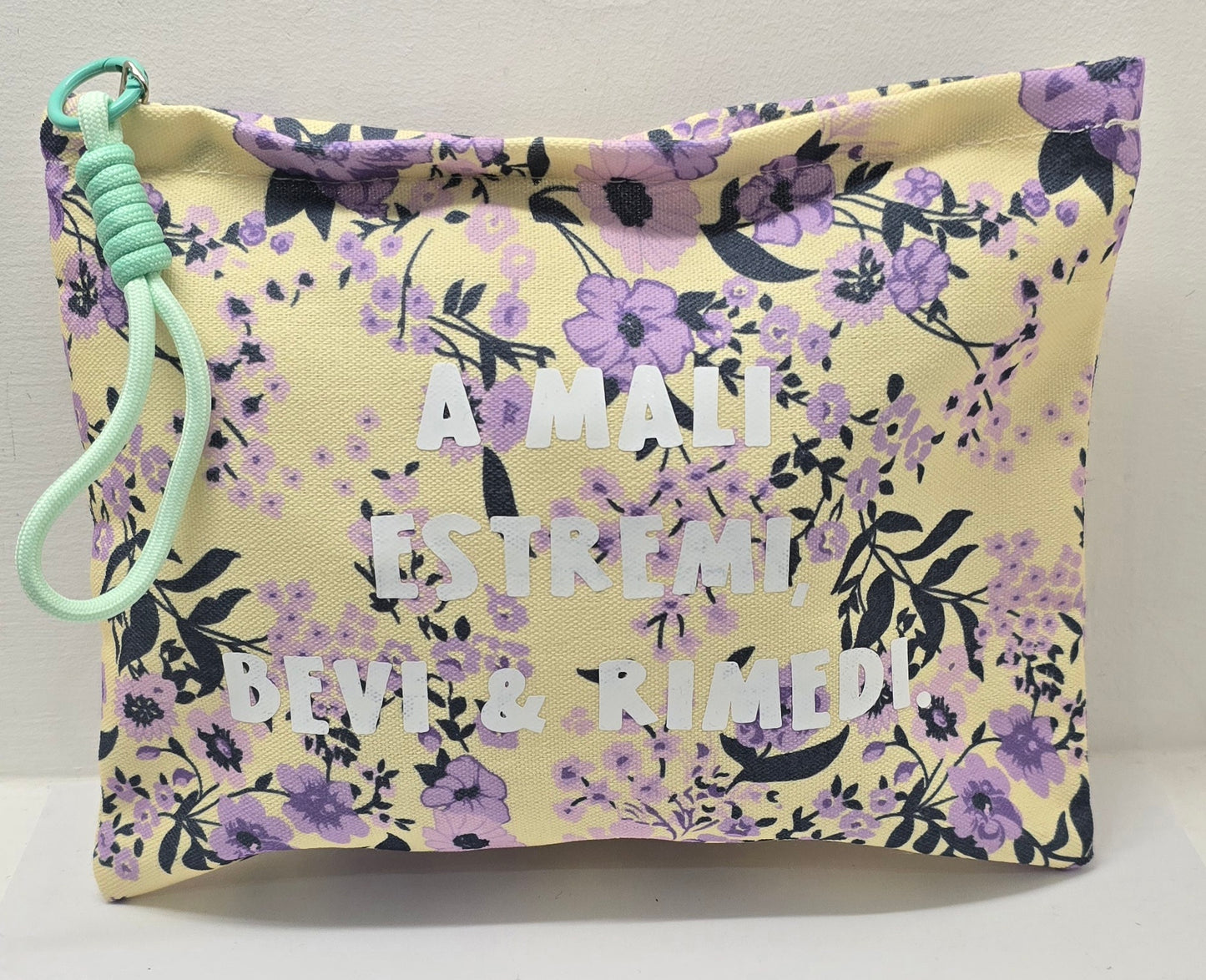 Le #similarMOOD " a mali estremi "fiori viola