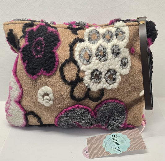 La fuffy pochette fiori fucsia