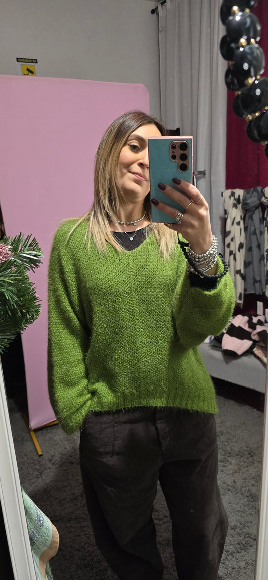 Maglione collo v verde mela