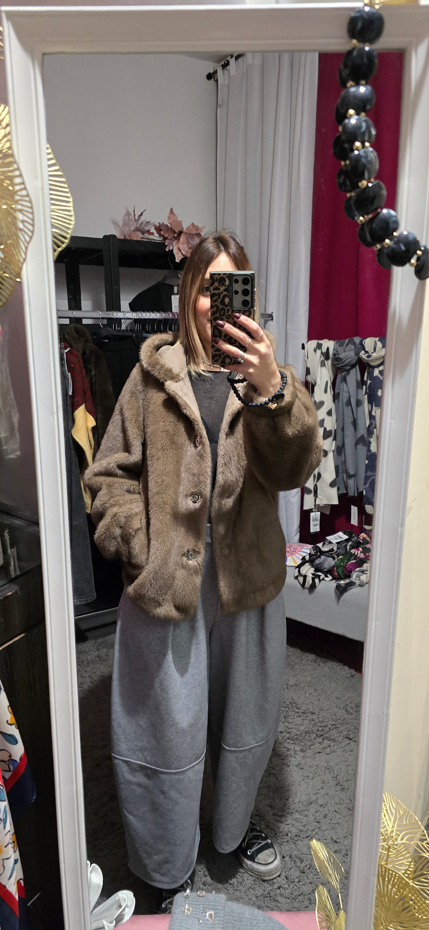 Pellicciotto eco fango con cappuccio