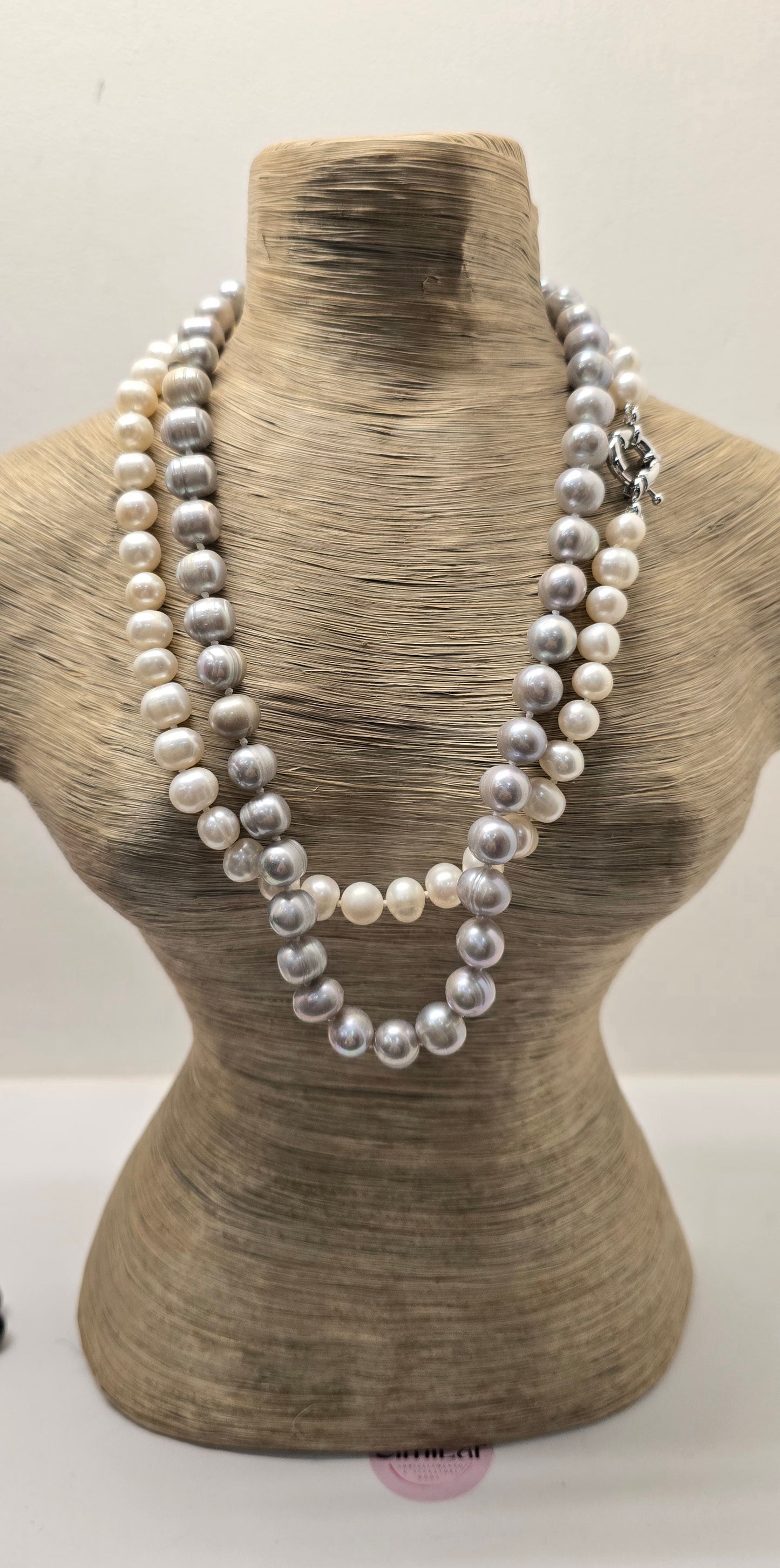 Girocollo perle di fiume grigio