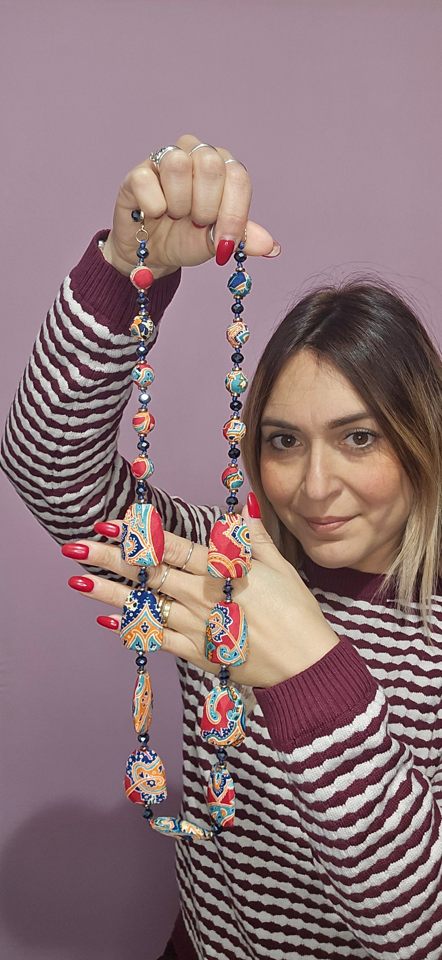 Collana tessuto rosso