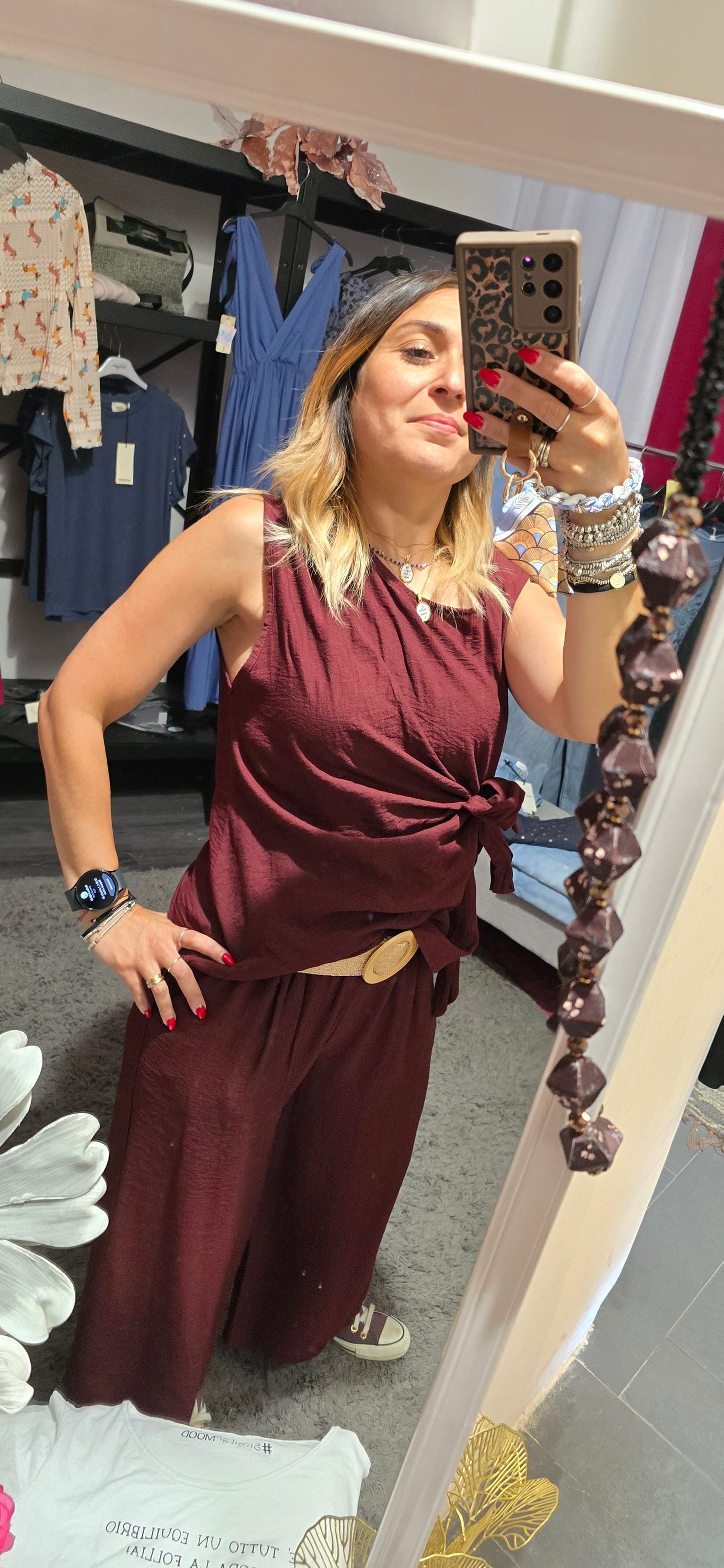 Blusa viscosa con nodo bordeaux
