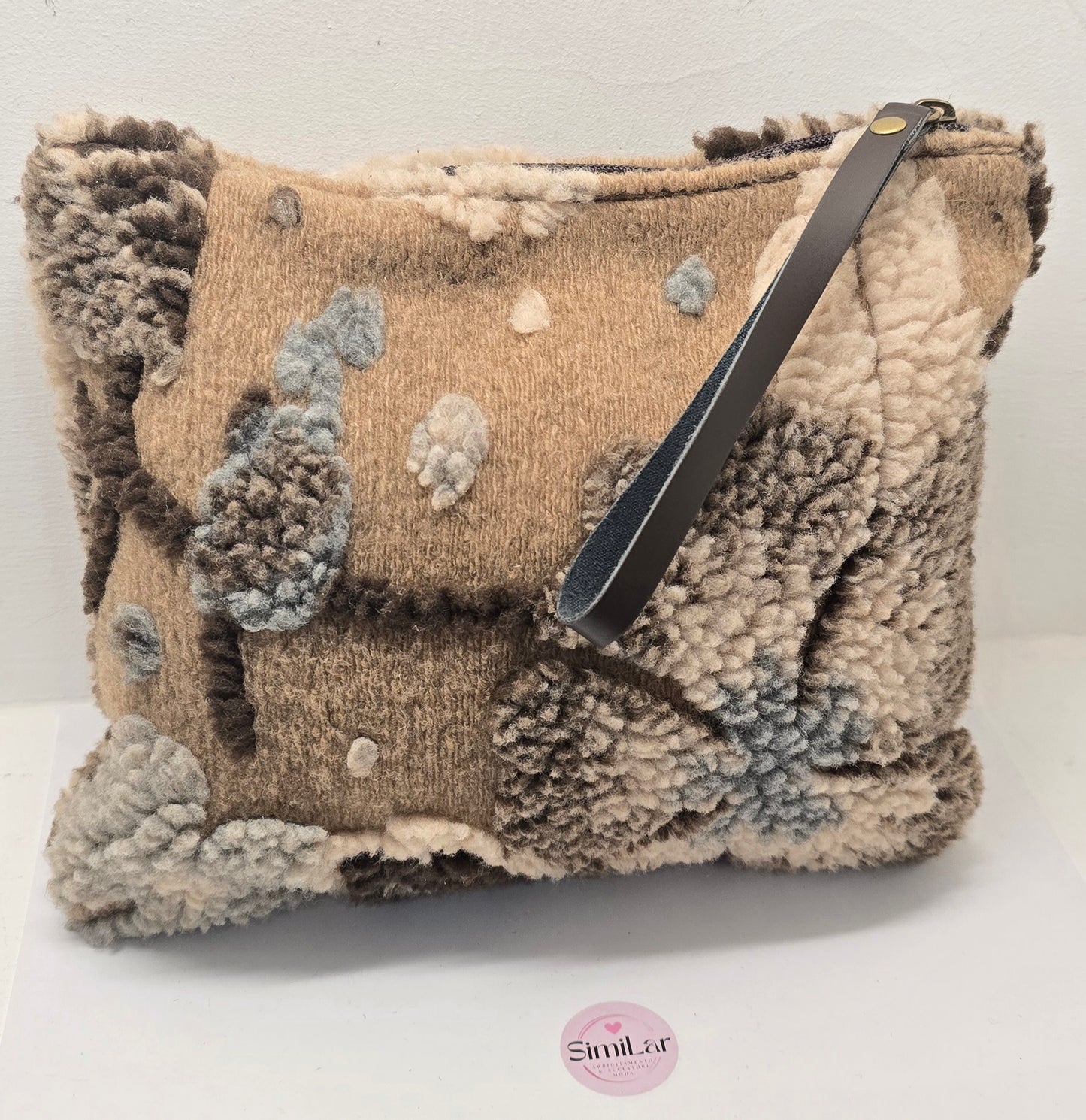 La Fuffy pochette camel