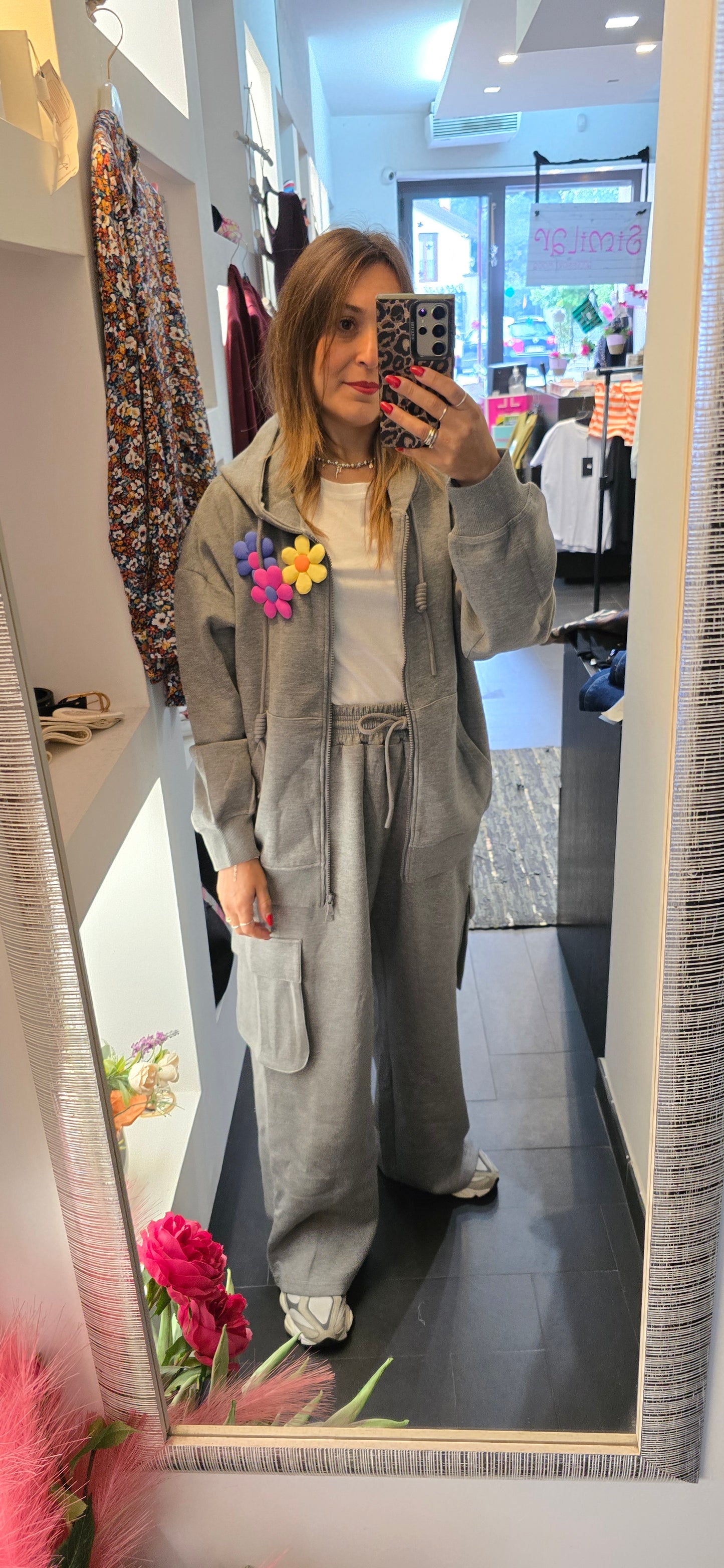 Felpa zip grigio con 💐