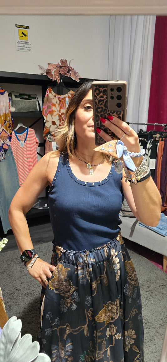 Top costine blu con borchiette