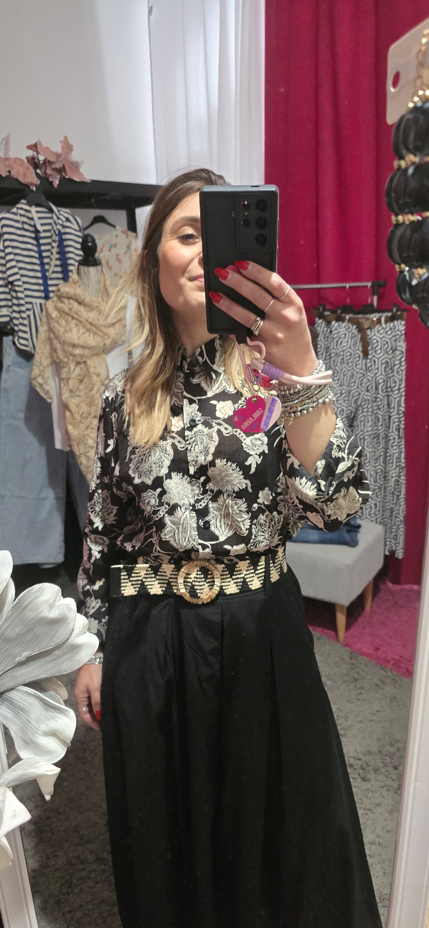 Camicia fiorata nera