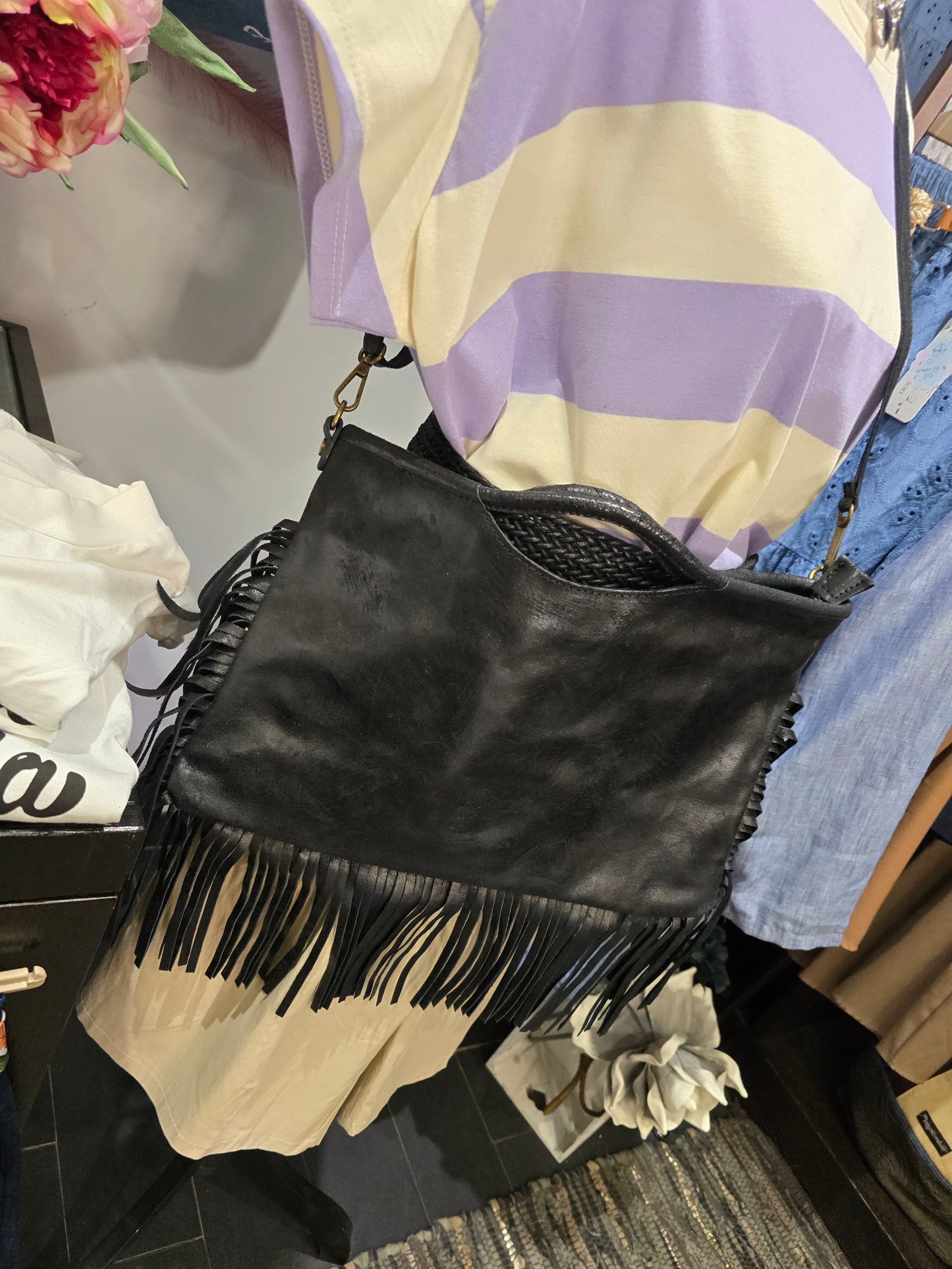 Borsa  pelle frange nera