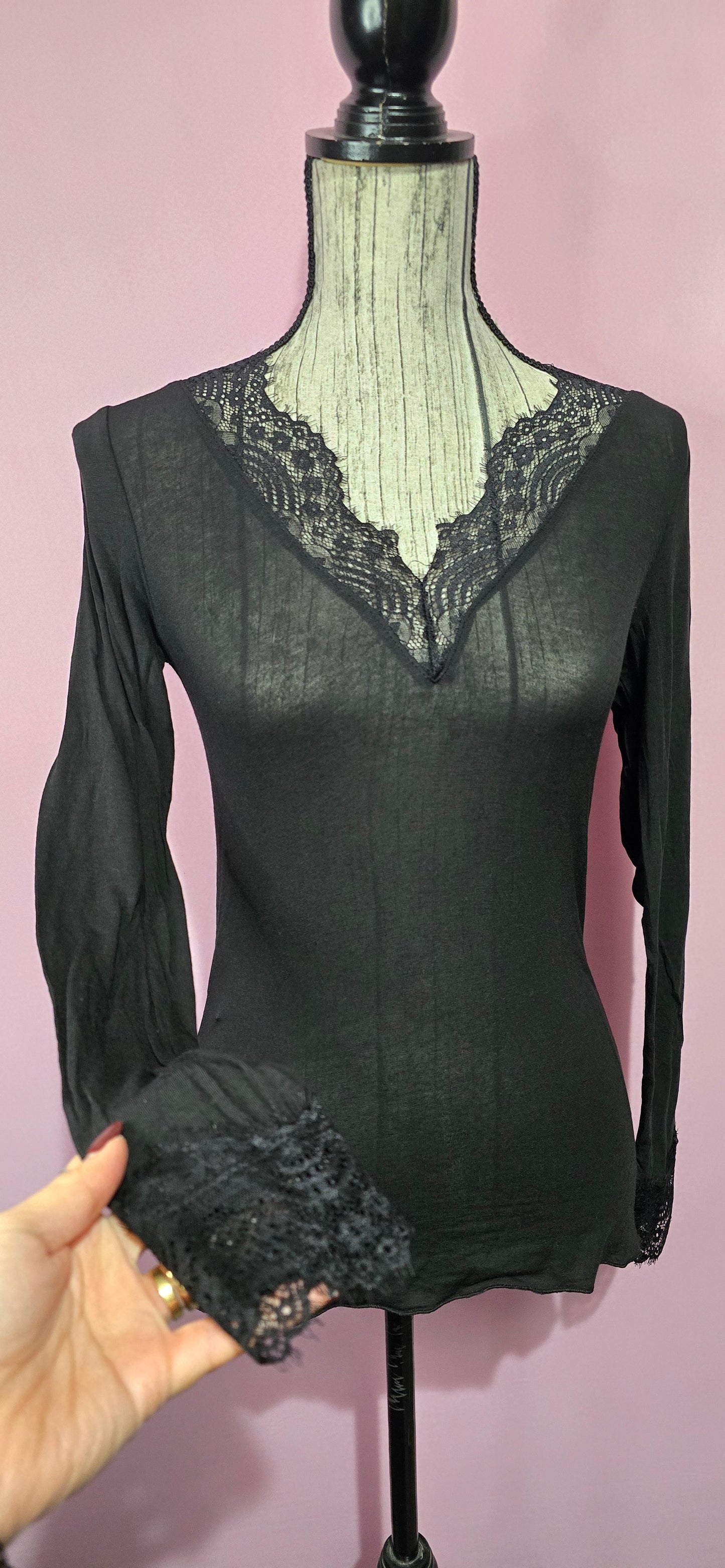 Maglietta misto cashmere nera pizzo